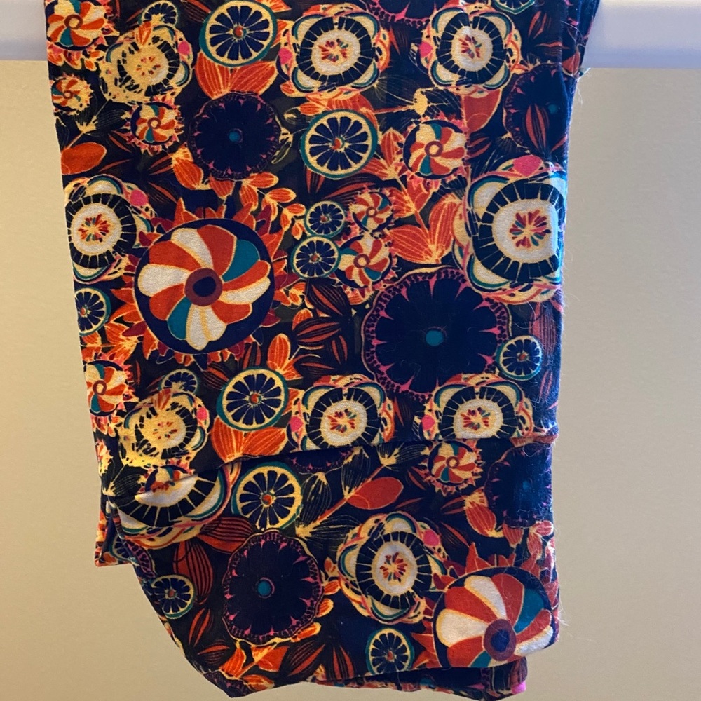LuLaRoe OS leggings size 2-12